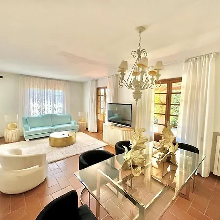Villa Classic Stylish